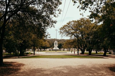 AI-generated travel thumbnail for Fábrica de Melchor