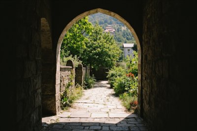 AI-generated travel thumbnail for Fântânele