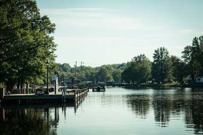 AI-generated travel thumbnail for Farmersville