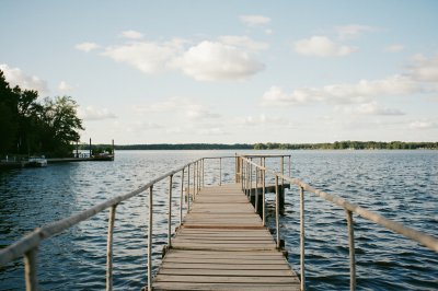 AI-generated travel thumbnail for Farmington