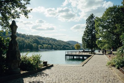 AI-generated travel thumbnail for Farmsen-Berne