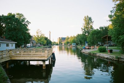 AI-generated travel thumbnail for Farnham