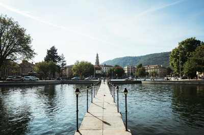 AI-generated travel thumbnail for Ferno