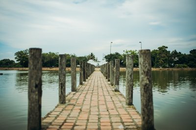 AI-generated travel thumbnail for Ferokh