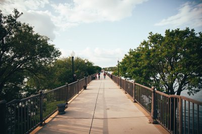 AI-generated travel thumbnail for Fifth Street