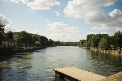 AI-generated travel thumbnail for Figeac