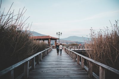 AI-generated travel thumbnail for Finiş