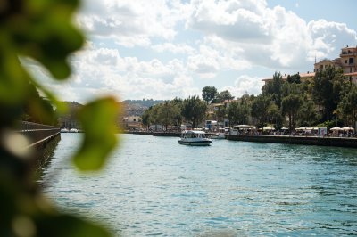 AI-generated travel thumbnail for Firmo