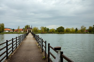 AI-generated travel thumbnail for Fizeș