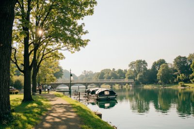 AI-generated travel thumbnail for Fleury-les-Aubrais