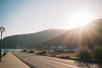 AI-generated travel thumbnail for Fnidek