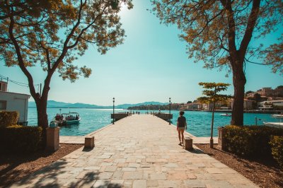 AI-generated travel thumbnail for Fondachelli-Fantina