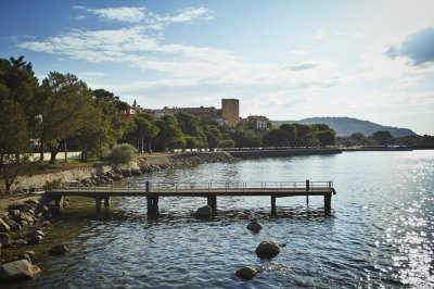 AI-generated travel thumbnail for Fontanilles