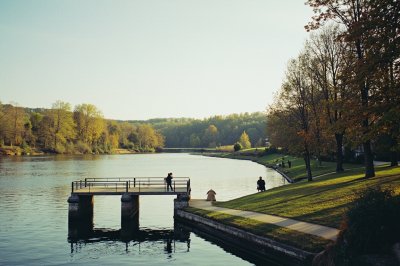 AI-generated travel thumbnail for Fontevraud-l'Abbaye