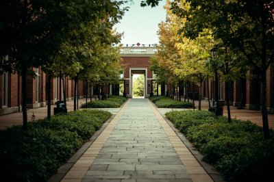 AI-generated travel thumbnail for Fort Leonard Wood