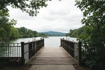 AI-generated travel thumbnail for Foscoe