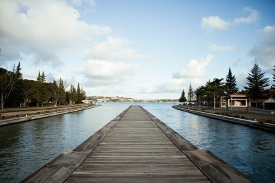 AI-generated travel thumbnail for Frankston East