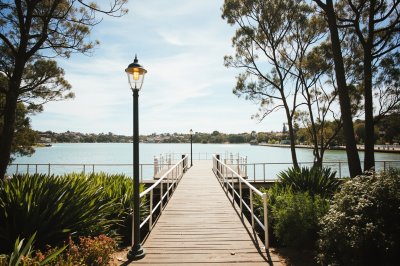 AI-generated travel thumbnail for Frankston