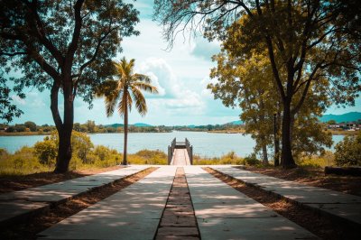 AI-generated travel thumbnail for Fraternidad