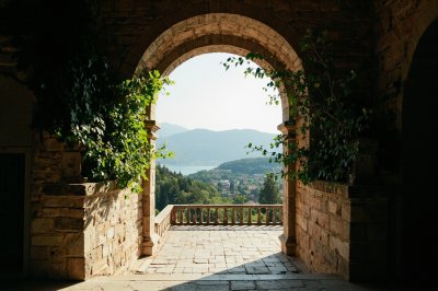 AI-generated travel thumbnail for Fregona