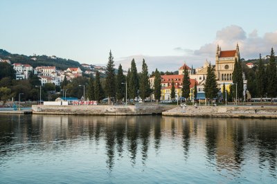AI-generated travel thumbnail for Freixedas