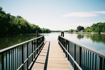 AI-generated travel thumbnail for Gages Lake