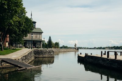 AI-generated travel thumbnail for Gantiadi