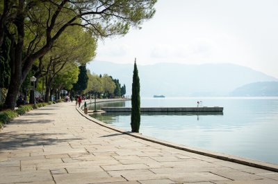 AI-generated travel thumbnail for Gardone Riviera