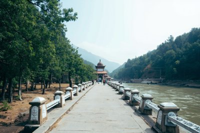 AI-generated travel thumbnail for Garhwal