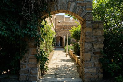 AI-generated travel thumbnail for Garmaab