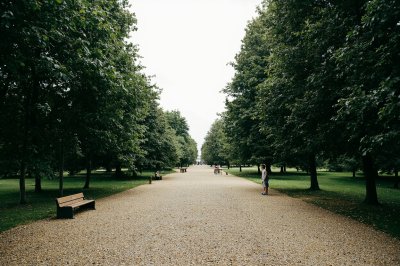 AI-generated travel thumbnail for Garsington