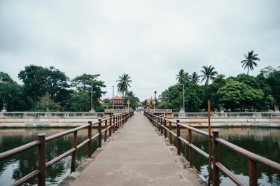 AI-generated travel thumbnail for Genteng