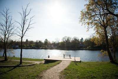 AI-generated travel thumbnail for Giethoorn