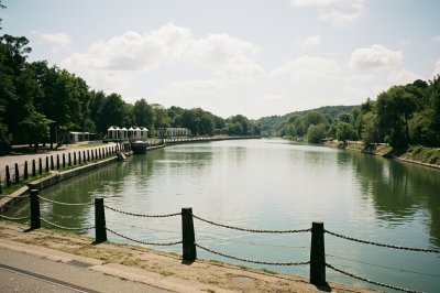 AI-generated travel thumbnail for Gironde