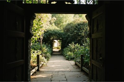 AI-generated travel thumbnail for Glenhaven