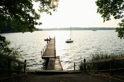 AI-generated travel thumbnail for Glenwood Landing