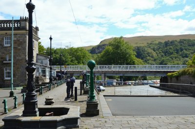 AI-generated travel thumbnail for Glyn-neath