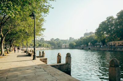 AI-generated travel thumbnail for Gondal