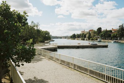 AI-generated travel thumbnail for Gondomar