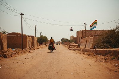 AI-generated travel thumbnail for Gouré
