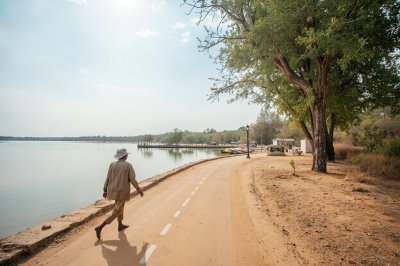 AI-generated travel thumbnail for Goz Beïda