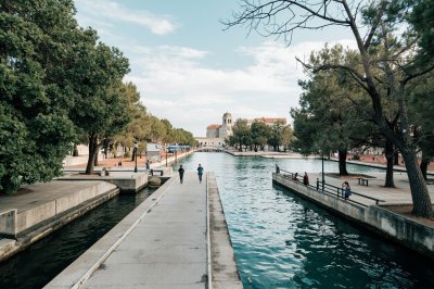 AI-generated travel thumbnail for Grad Dubrovnik