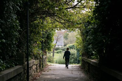 AI-generated travel thumbnail for Graiguenamanagh