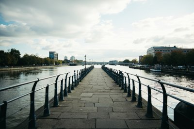 AI-generated travel thumbnail for Greater London