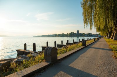 AI-generated travel thumbnail for Greifensee