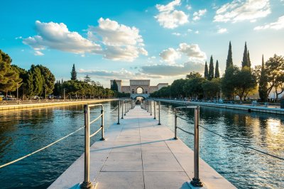 AI-generated travel thumbnail for Gualtieri Sicaminò