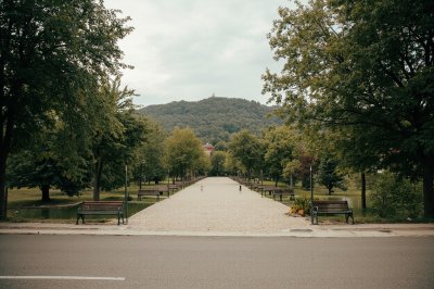 AI-generated travel thumbnail for Güçlükonak