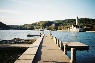 AI-generated travel thumbnail for Guénin