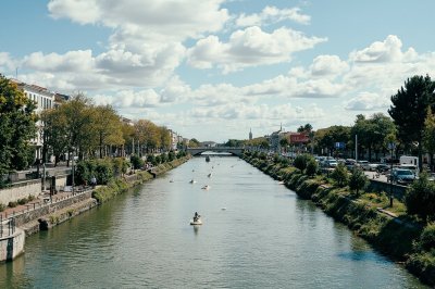 AI-generated travel thumbnail for Guimarães