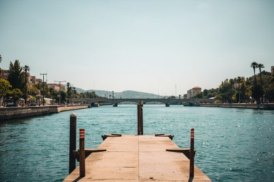 AI-generated travel thumbnail for Hamma Bouziane